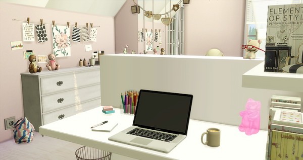  Caeley Sims: Girly Room