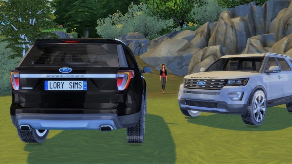  Lory Sims: Ford Explorer