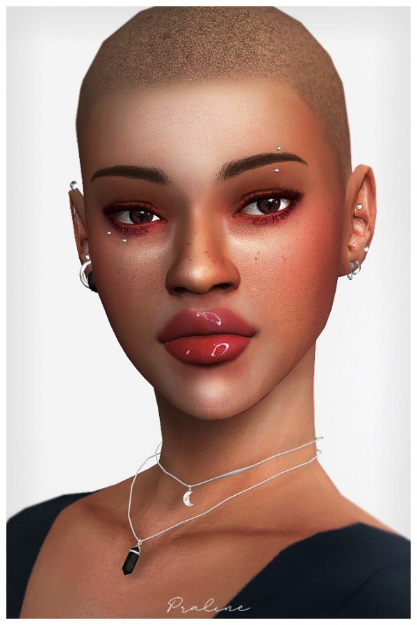  Praline Sims: Piercing