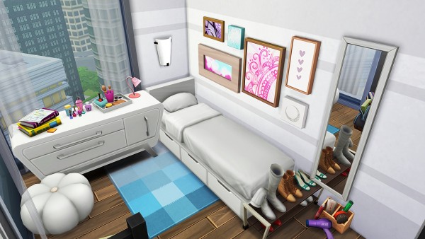  Aveline Sims: Tiny apartment for big family