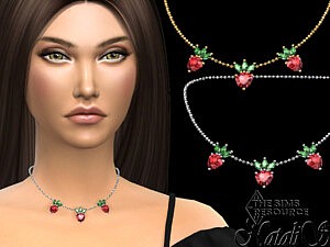 Strawberry pendant chain necklace